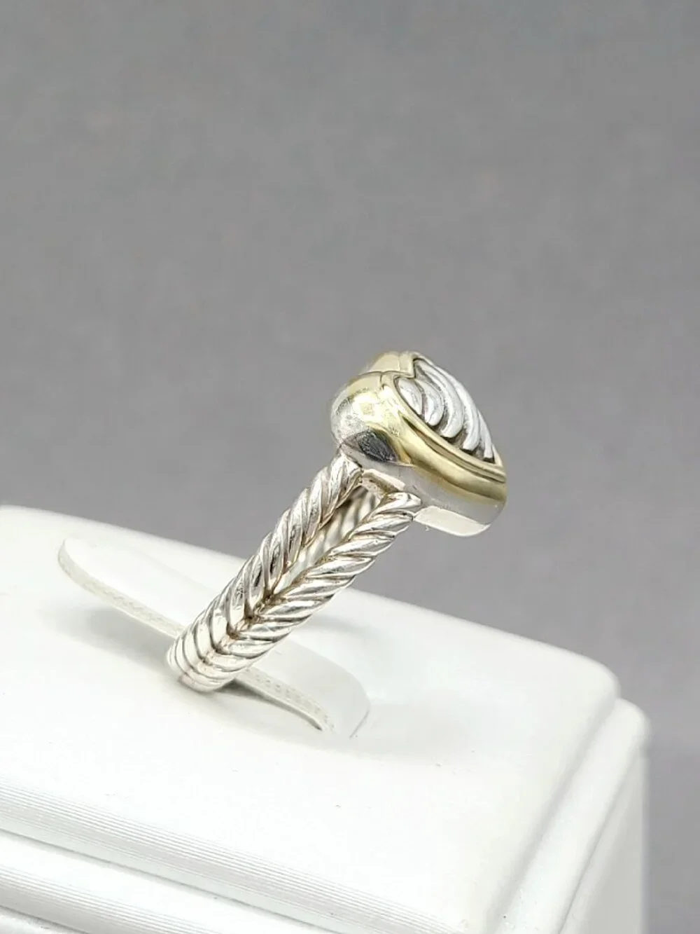 David Yurman Classic Cable Sculpted Heart Ring w/ 18K Yellow Gold - Sz 7 - RARE - Picture 5 of 12